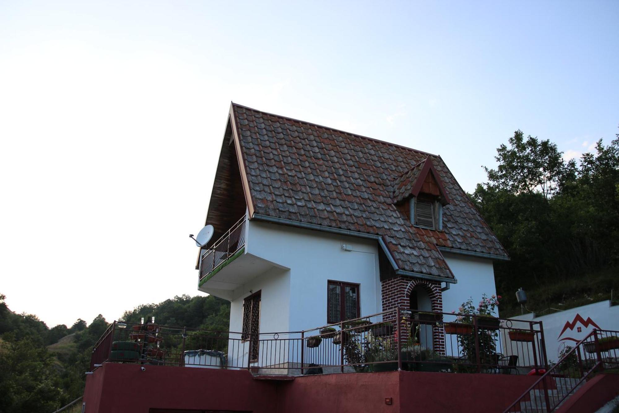 Vila Vikendica "Oaza Mira" Gacko Exteriér fotografie
