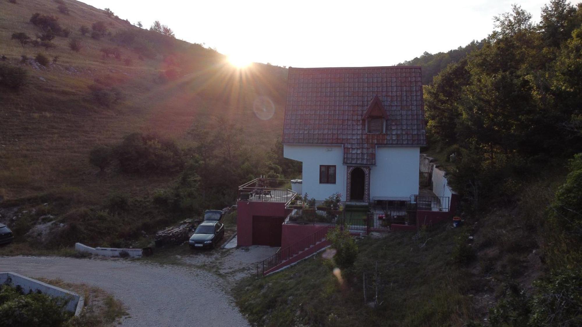 Vila Vikendica "Oaza Mira" Gacko Exteriér fotografie