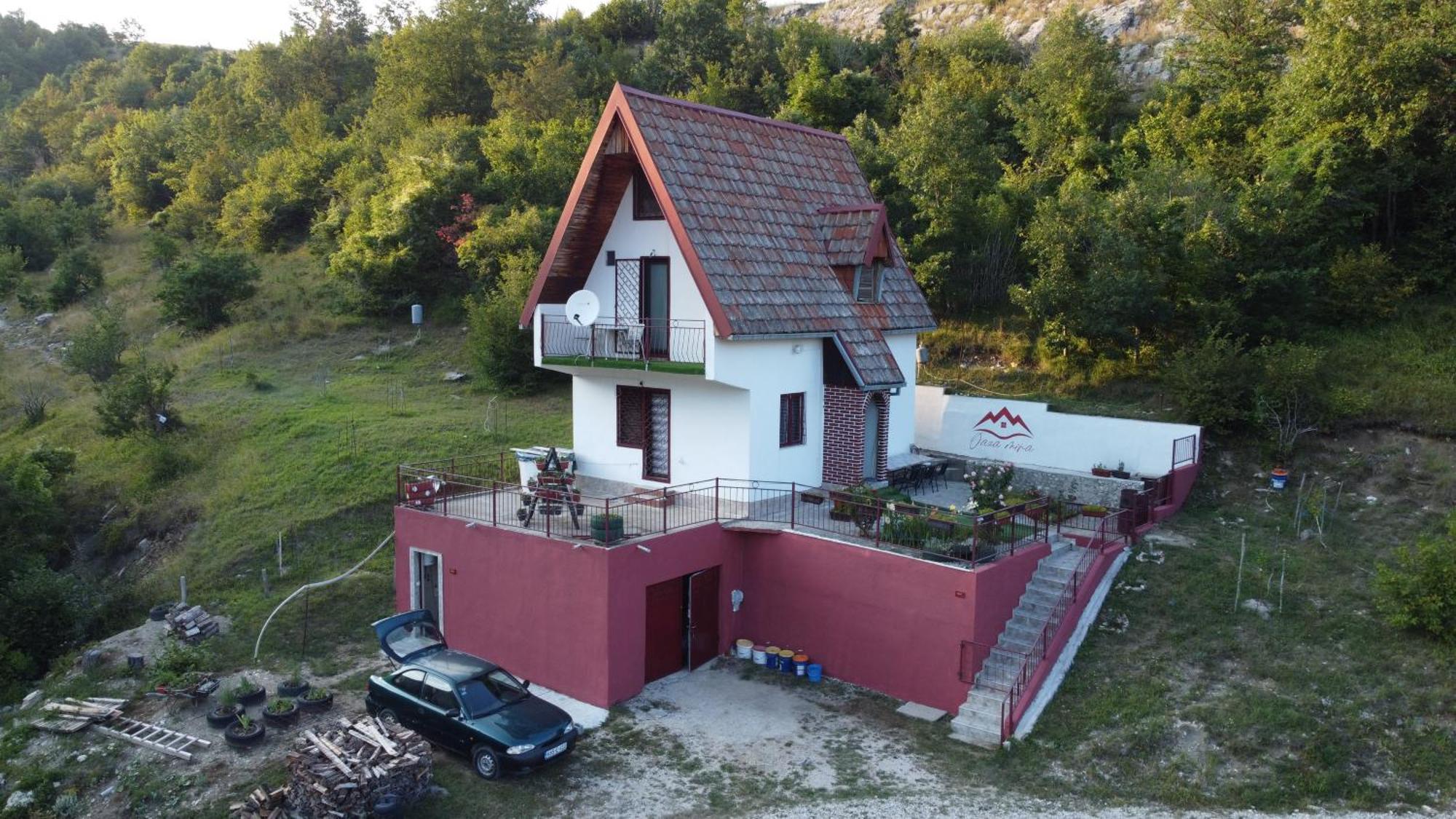 Vila Vikendica "Oaza Mira" Gacko Exteriér fotografie
